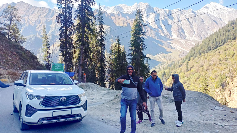 Top Benefits of Renting a Self Drive Car in 2026